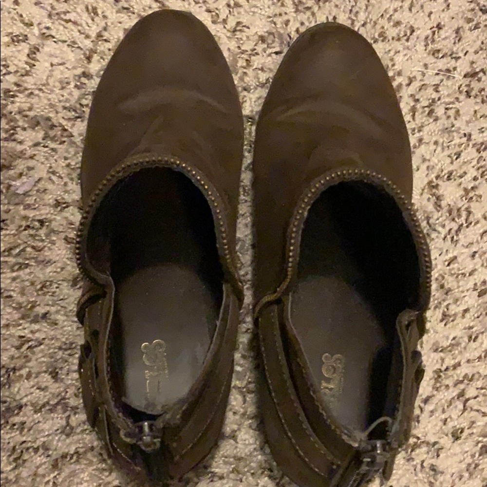 Brown ankle boots